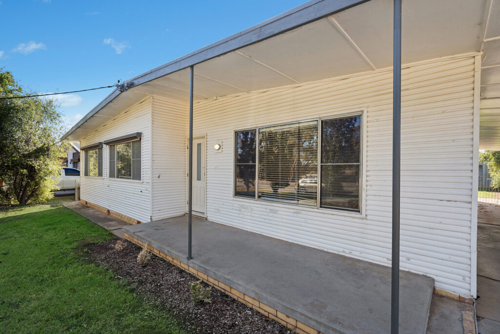 Sold - 30 Canal Street - New Property in Leeton - Real Estate by Julie Valenzisi