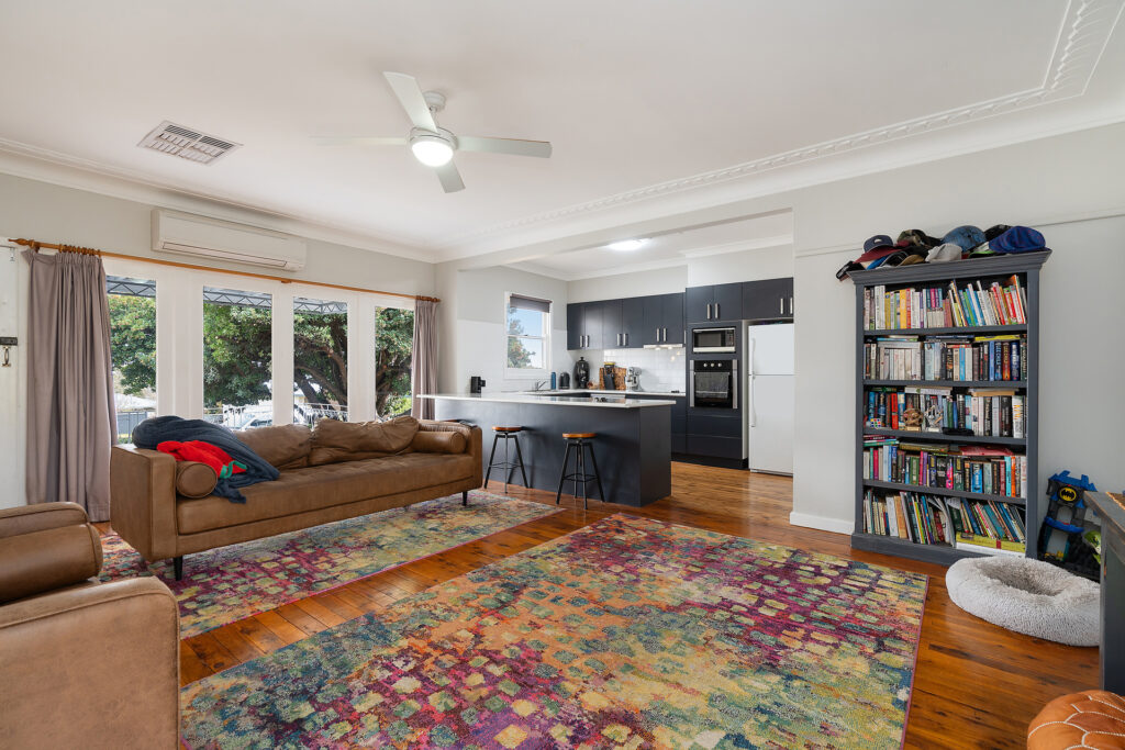 11 Ashton Street, Temora NSW 2666 - photo 4