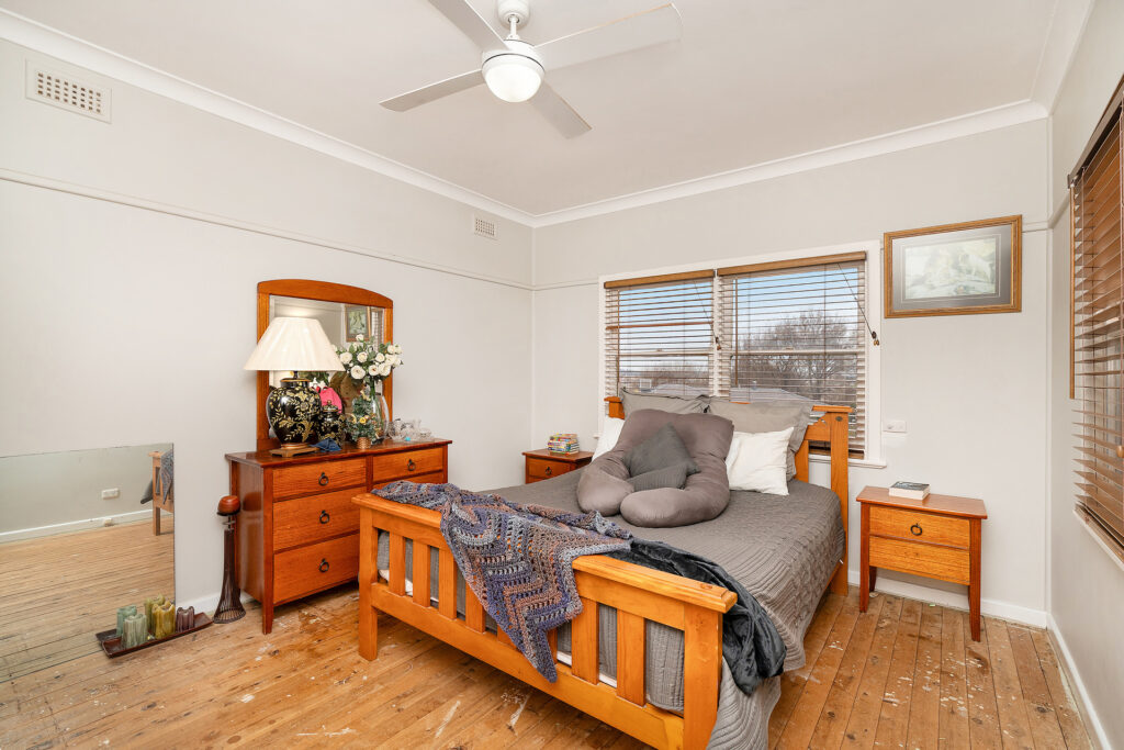 11 Ashton Street, Temora NSW 2666 - photo 5