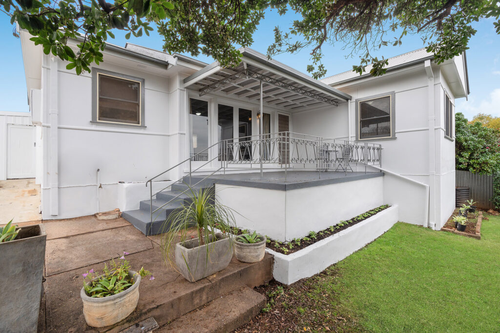 11 Ashton Street, Temora NSW 2666 - photo 11