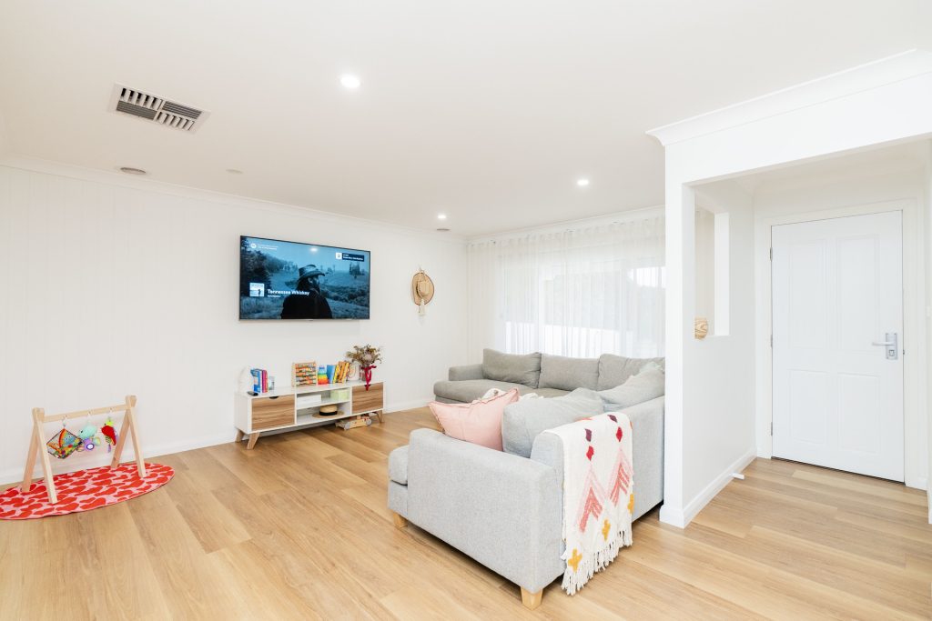 Sold - 470 Kooringal Road - New Property in Lake Albert - Real Estate by Andrew Pellow