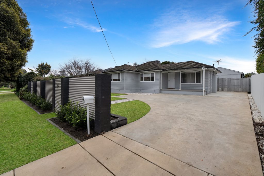 Sold - 470 Kooringal Road - New Property in Lake Albert - Real Estate by Andrew Pellow