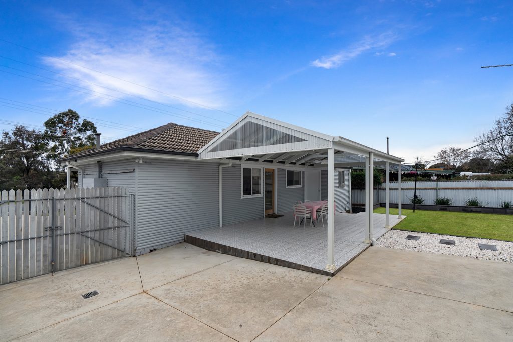 Sold - 470 Kooringal Road - New Property in Lake Albert - Real Estate by Andrew Pellow