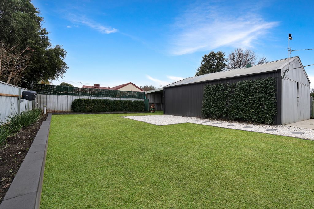 Sold - 470 Kooringal Road - New Property in Lake Albert - Real Estate by Andrew Pellow