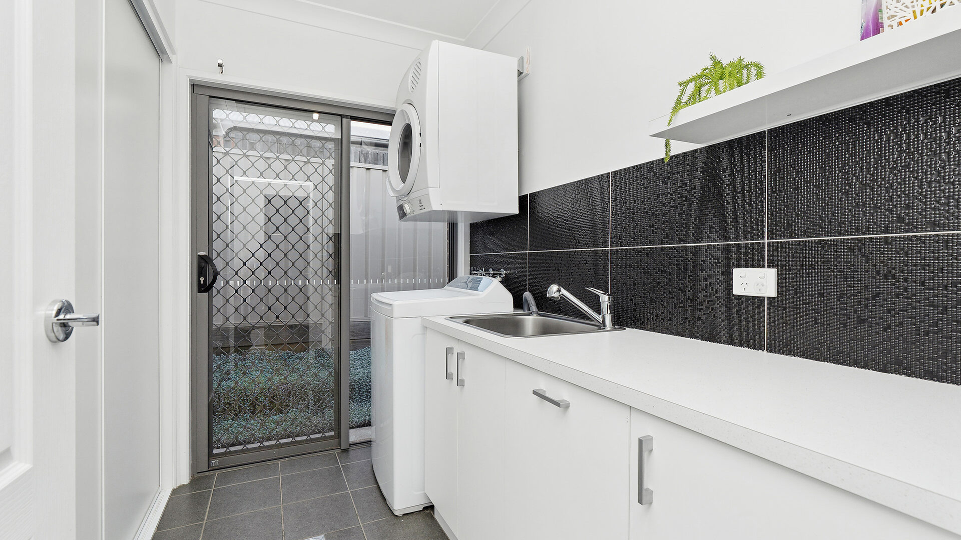 Sold - 5 Zara Street - New Property in Gobbagombalin - Real Estate by Andrew Pellow