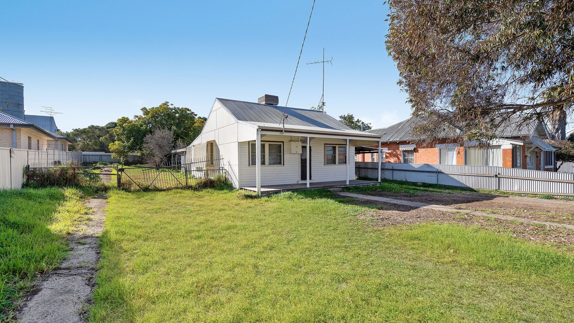Sold - 17 Elwin Street - New Property in Narrandera - Real Estate by Leisa Williams
