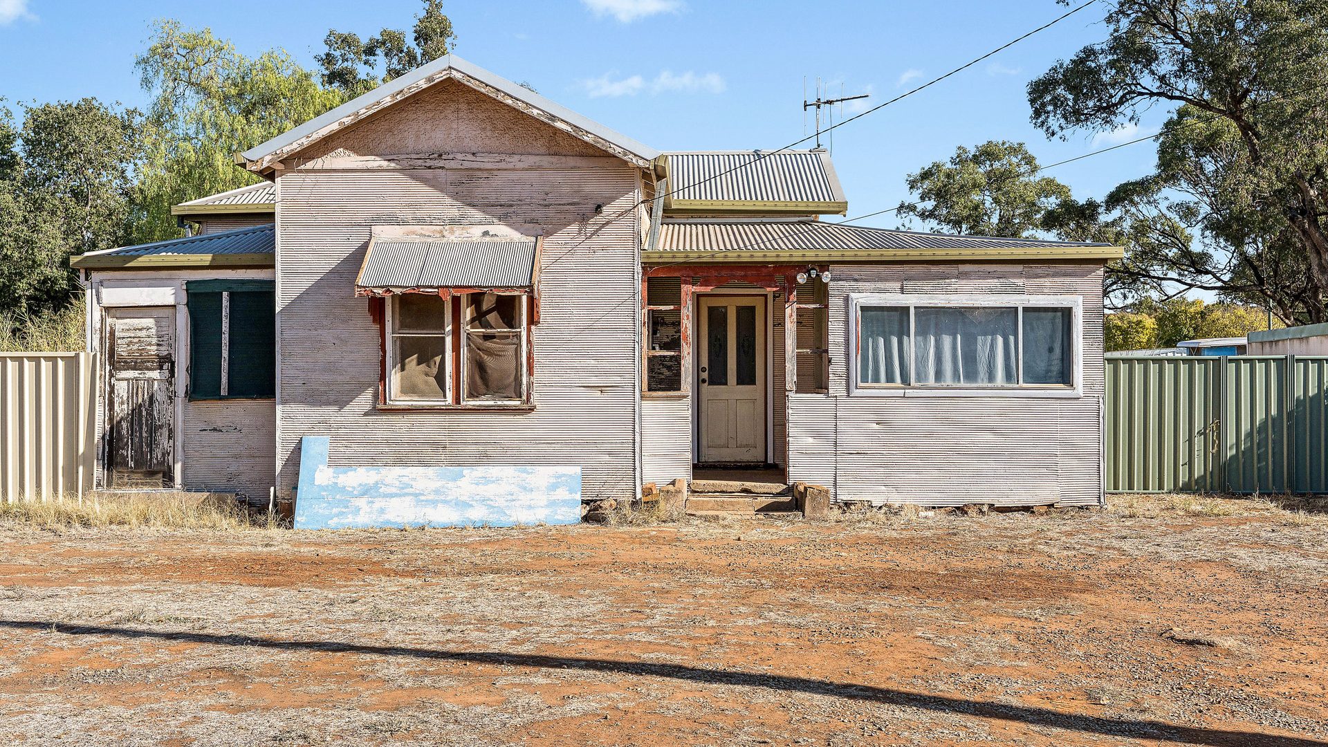 Sold - 28 Myall Street - New Property in Barellan - Real Estate by Sophie Litchfield