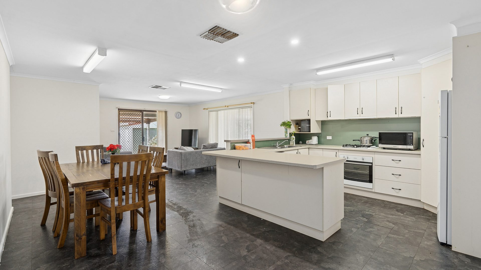 Sold - 21 Boundary Road - New Property in Narrandera - Real Estate by Leisa Williams