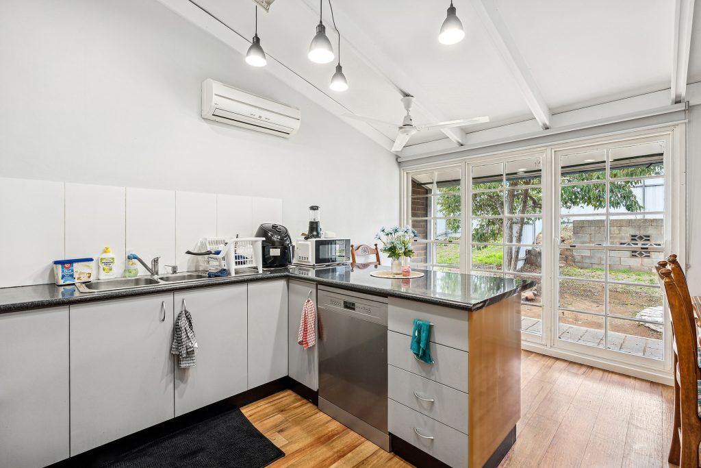 Sold - 1-3/91 Twynam Street - New Property in Narrandera - Real Estate by Leisa Williams