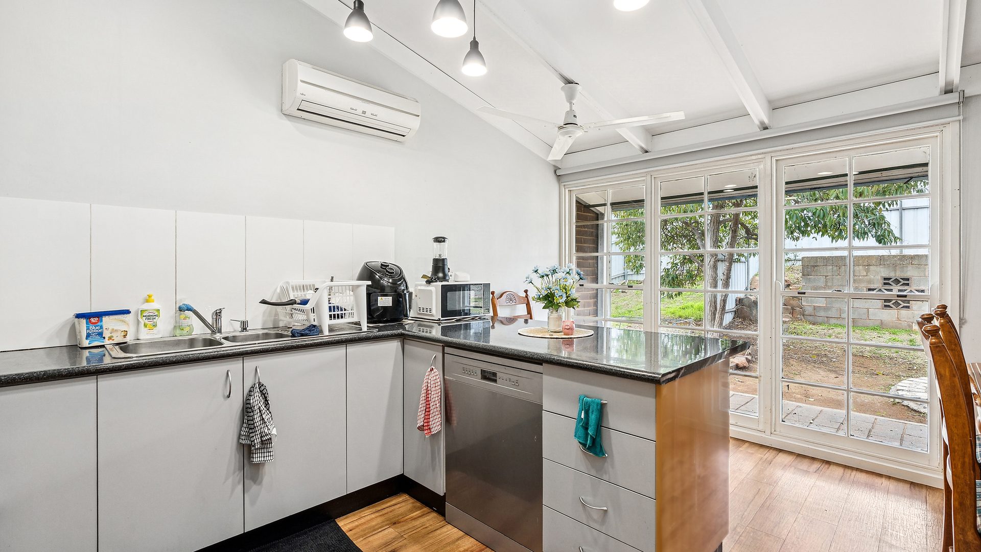 Sold - 1-3/91 Twynam Street - New Property in Narrandera - Real Estate by Leisa Williams
