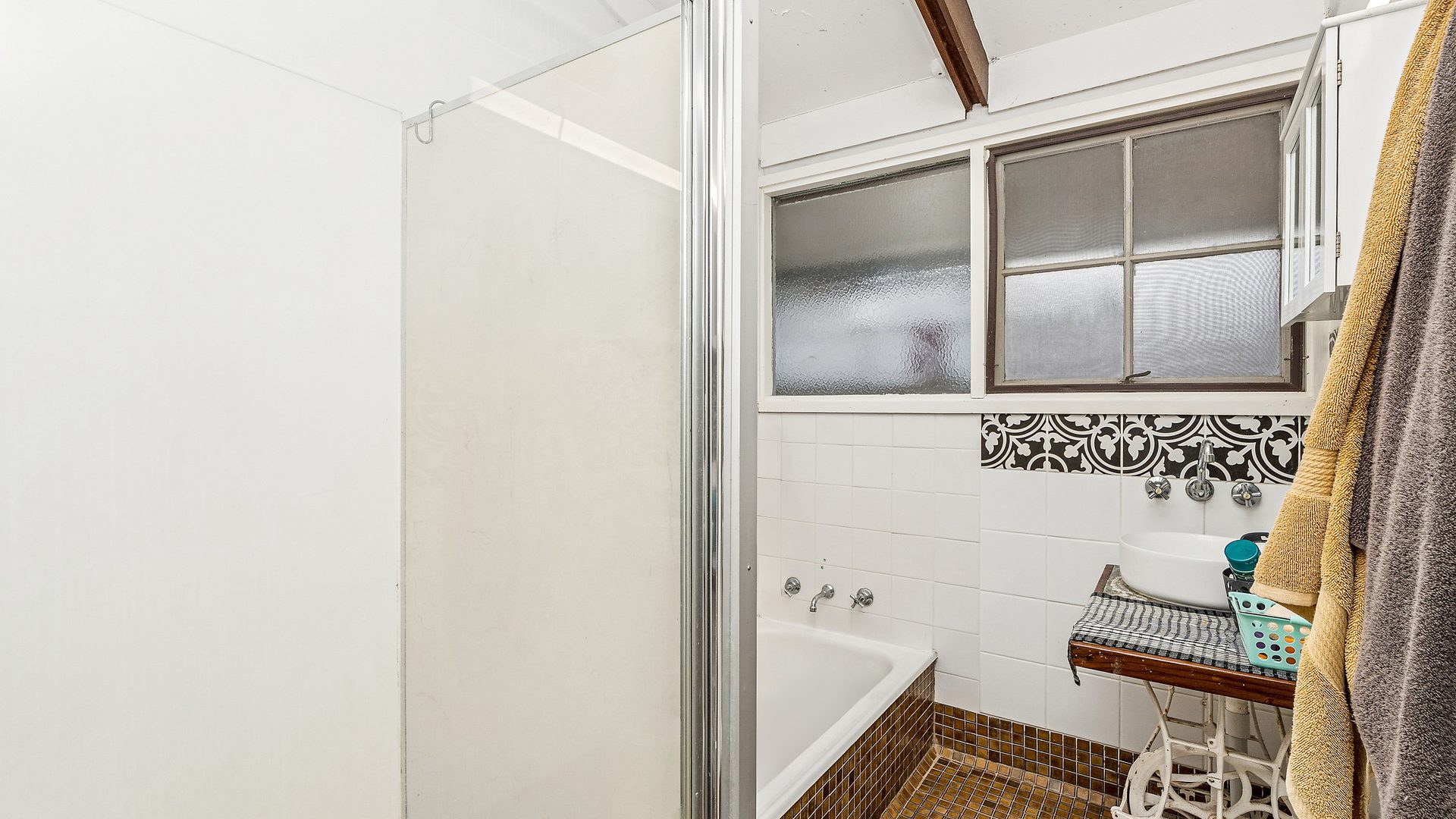 Sold - 1-3/91 Twynam Street - New Property in Narrandera - Real Estate by Leisa Williams