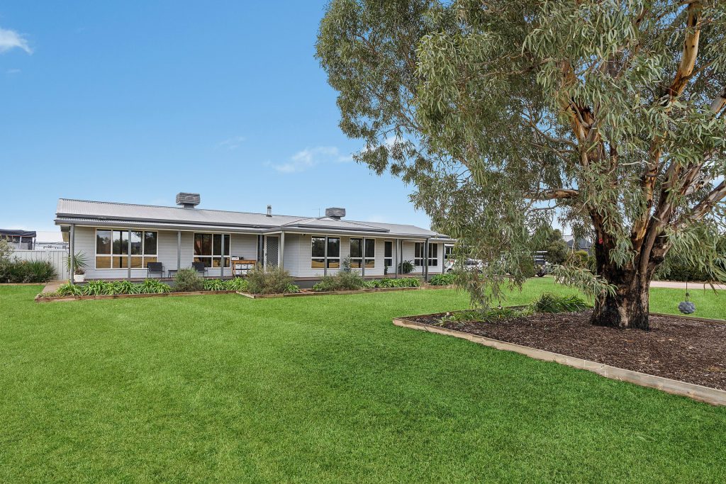 Sold - 93 Almond Road - New Property in Leeton - Real Estate by Julie Valenzisi