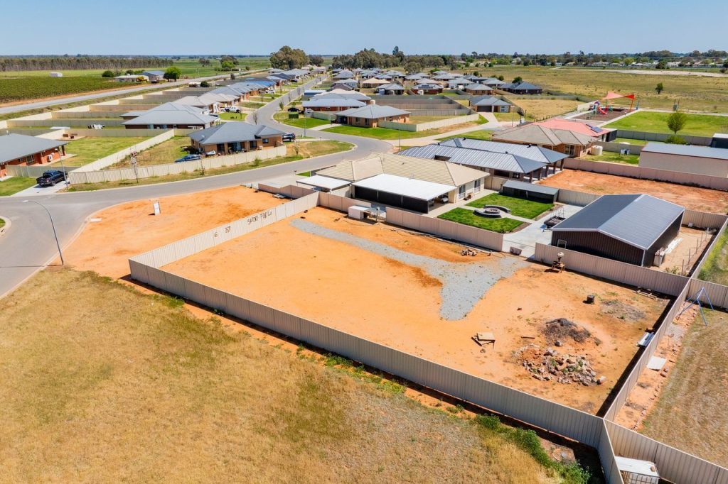 Sold - 31 Lake Paddock Drive - New Property in Leeton - Real Estate by Julie Valenzisi