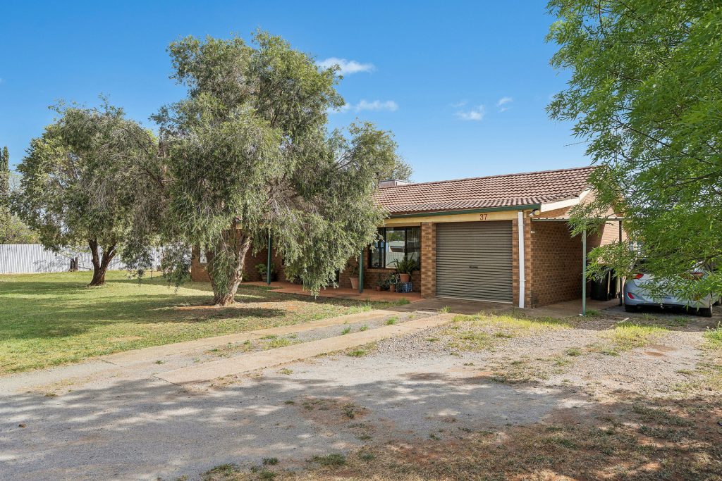 Sold - 37 Mulga Street - New Property in Barellan - Real Estate by Sophie Litchfield