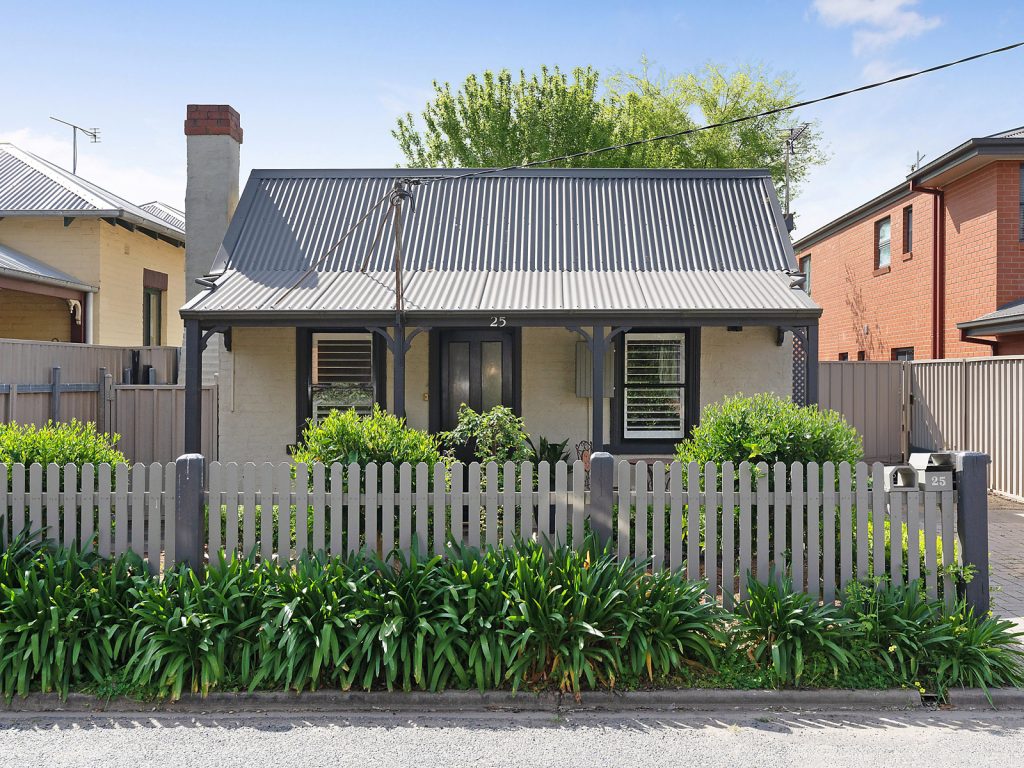 Sold - 25 Lampe Avenue - New Property in Wagga Wagga - Real Estate by Andrew Pellow