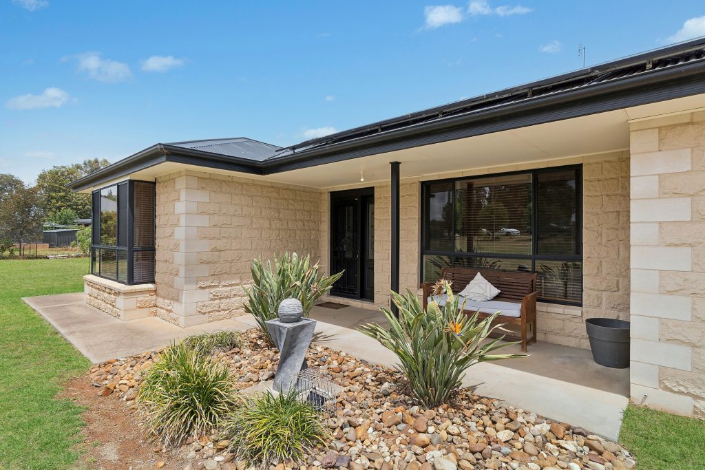 Sold - 16 Karawatha Drive - New Property in Narrandera - Real Estate by Leisa Williams