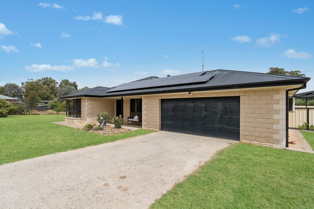 Sold - 16 Karawatha Drive - New Property in Narrandera - Real Estate by Leisa Williams
