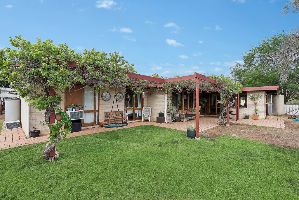 Sold - 11 Helenor Crescent - New Property in Narrandera - Real Estate by Leisa Williams