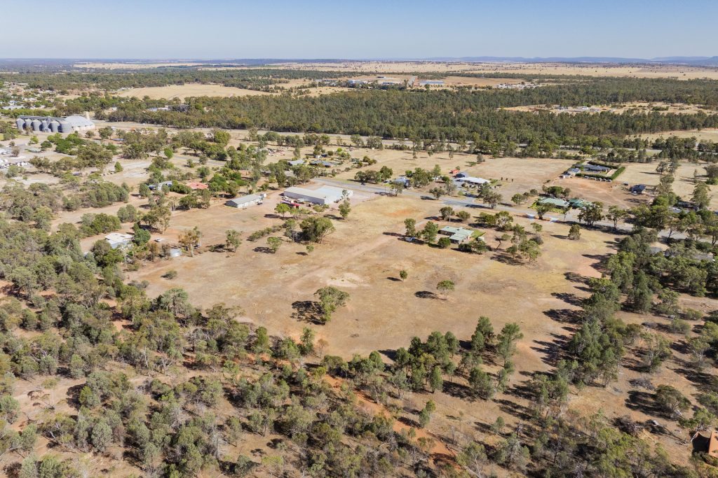 For Sale -  Pine Hill Road - New Property in Narrandera - Real Estate by Leisa Williams