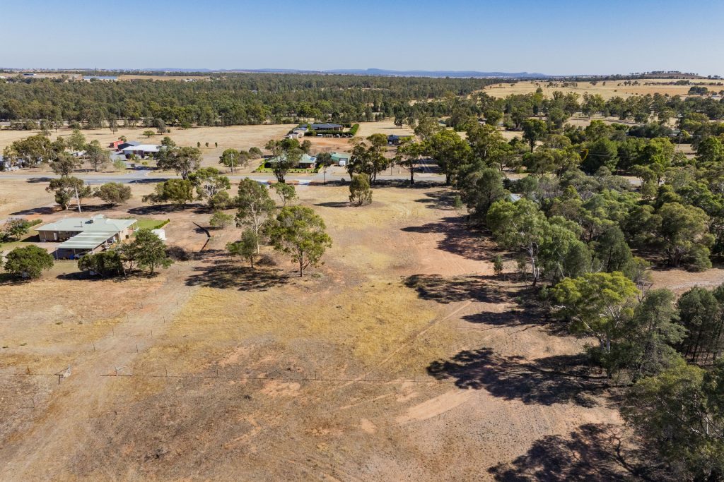 For Sale -  Pine Hill Road - New Property in Narrandera - Real Estate by Leisa Williams