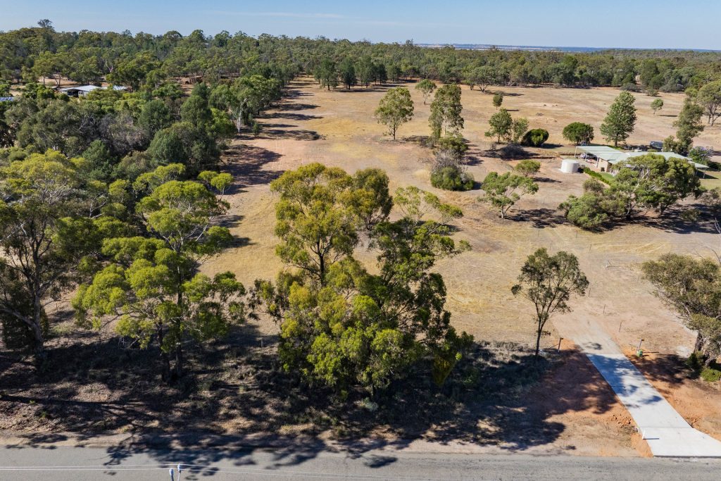 For Sale -  Pine Hill Road - New Property in Narrandera - Real Estate by Leisa Williams