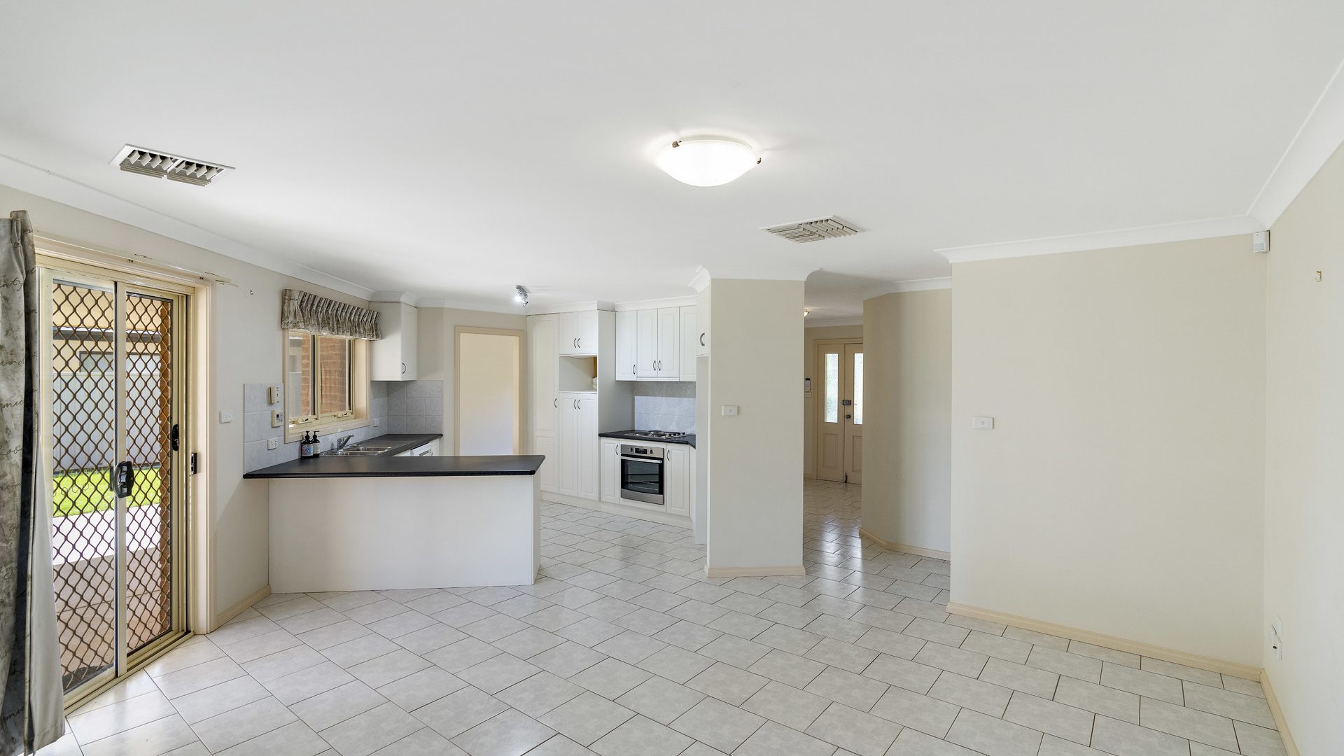 Sold - 16 Bella Vista Drive - New Property in Leeton - Real Estate by Craig Tyrrell
