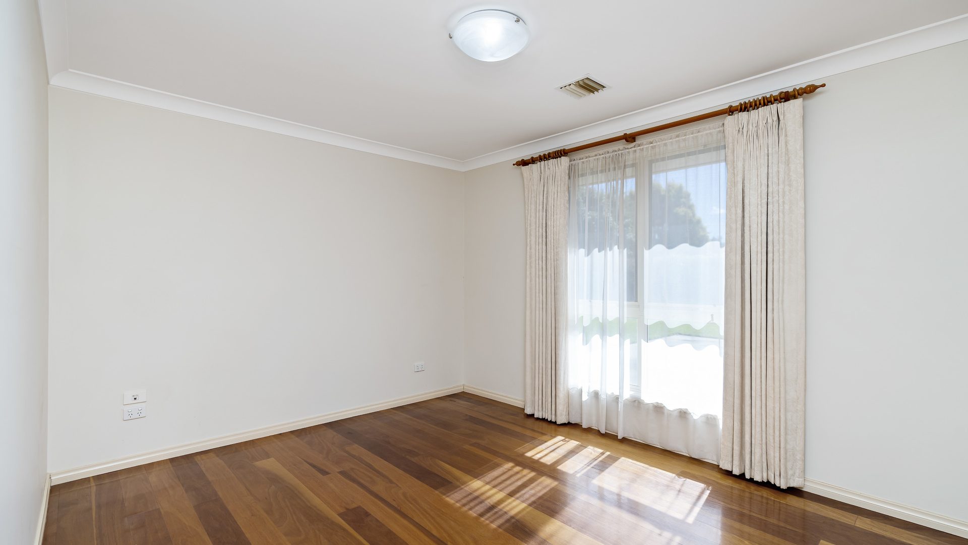 Sold - 16 Bella Vista Drive - New Property in Leeton - Real Estate by Craig Tyrrell