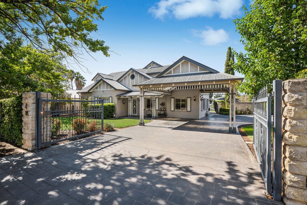2-4 Wattle Street, Leeton