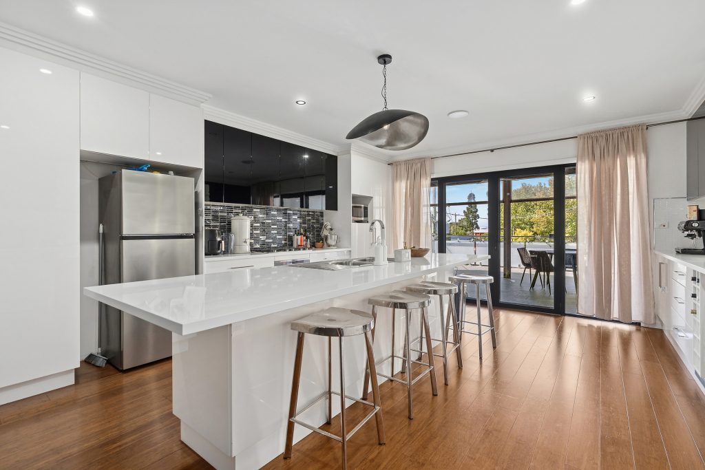 For Sale - 80 Pine Avenue - New Property in Leeton - Real Estate by Julie Valenzisi