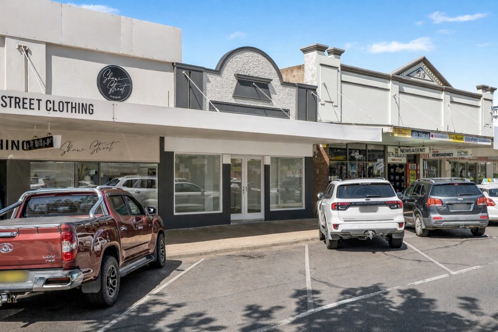 For Sale - 80 Pine Avenue - New Property in Leeton - Real Estate by Julie Valenzisi