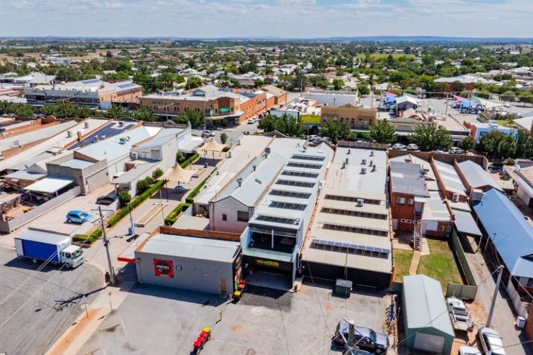 For Sale - 80 Pine Avenue - New Property in Leeton - Real Estate by Julie Valenzisi
