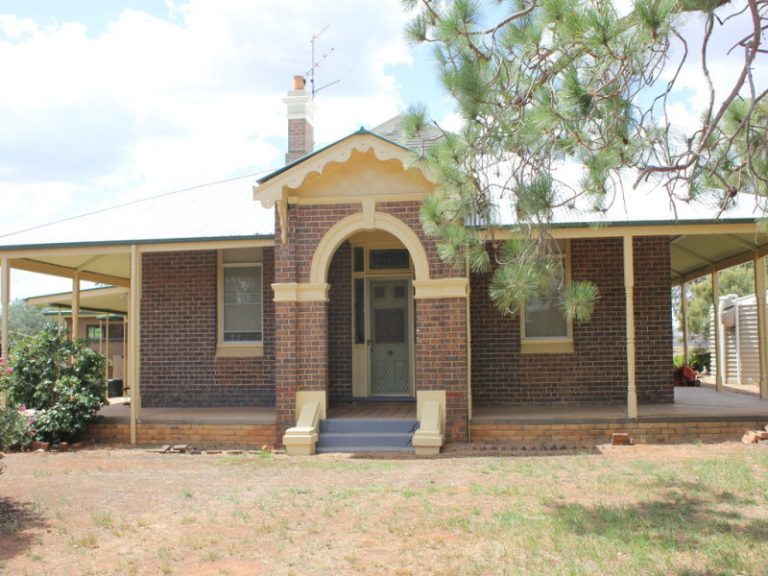 37 Tewkesbury Road, Temora