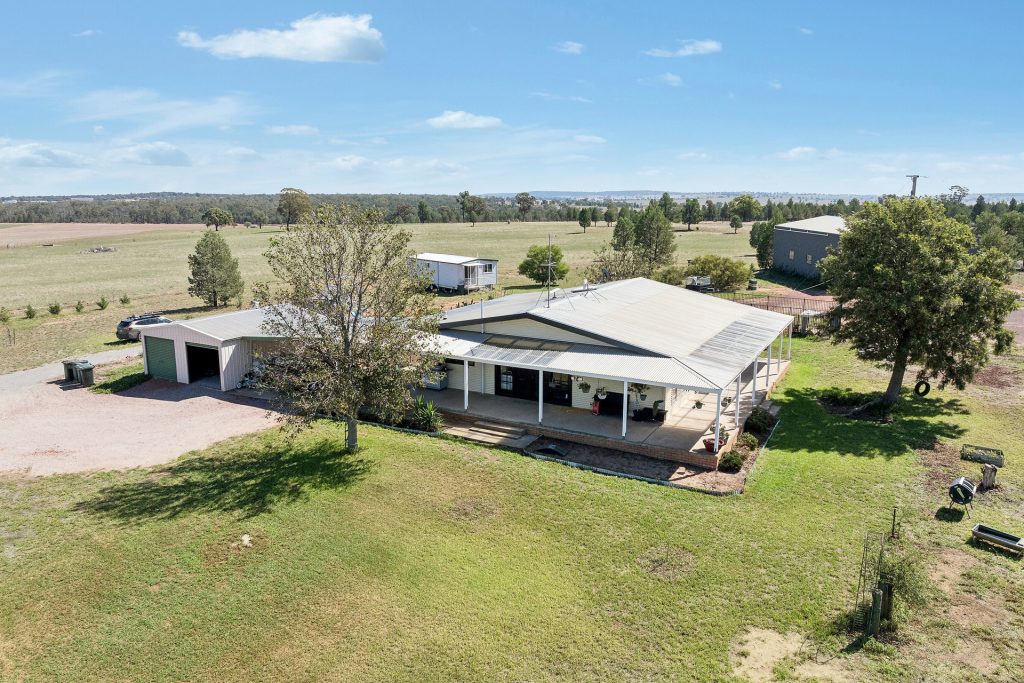 For Sale - 165 Red Hill Road - New Property in Narrandera - Real Estate by Leisa Williams