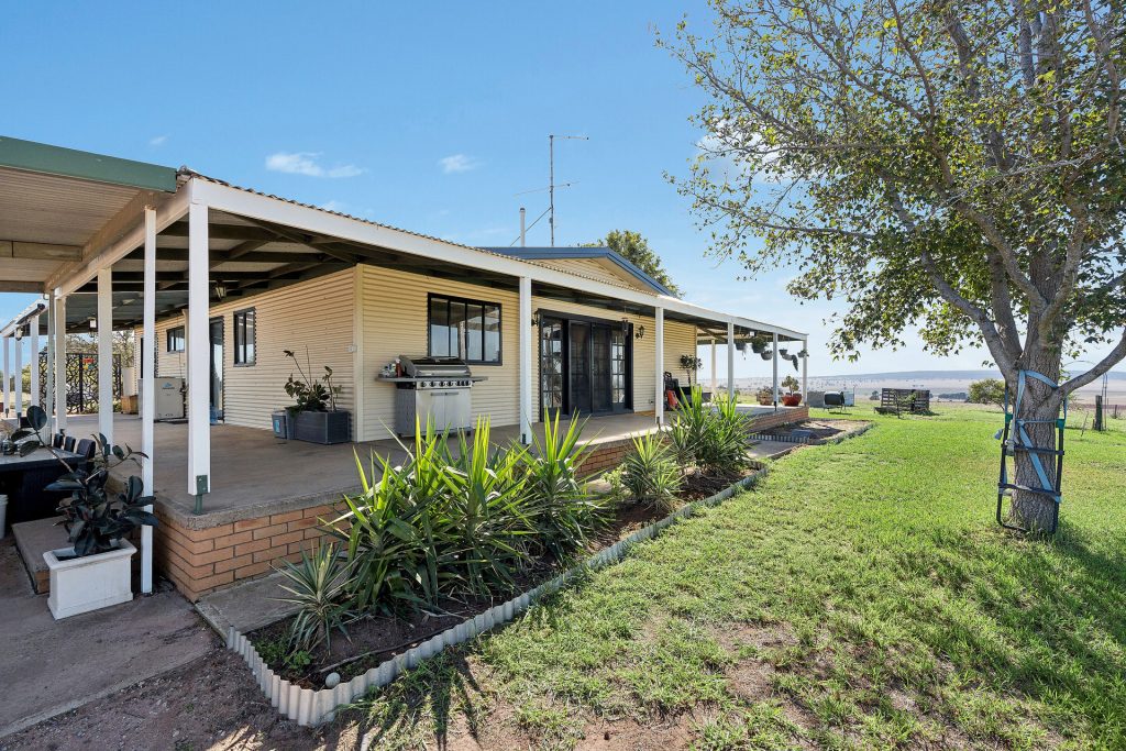 For Sale - 165 Red Hill Road - New Property in Narrandera - Real Estate by Leisa Williams