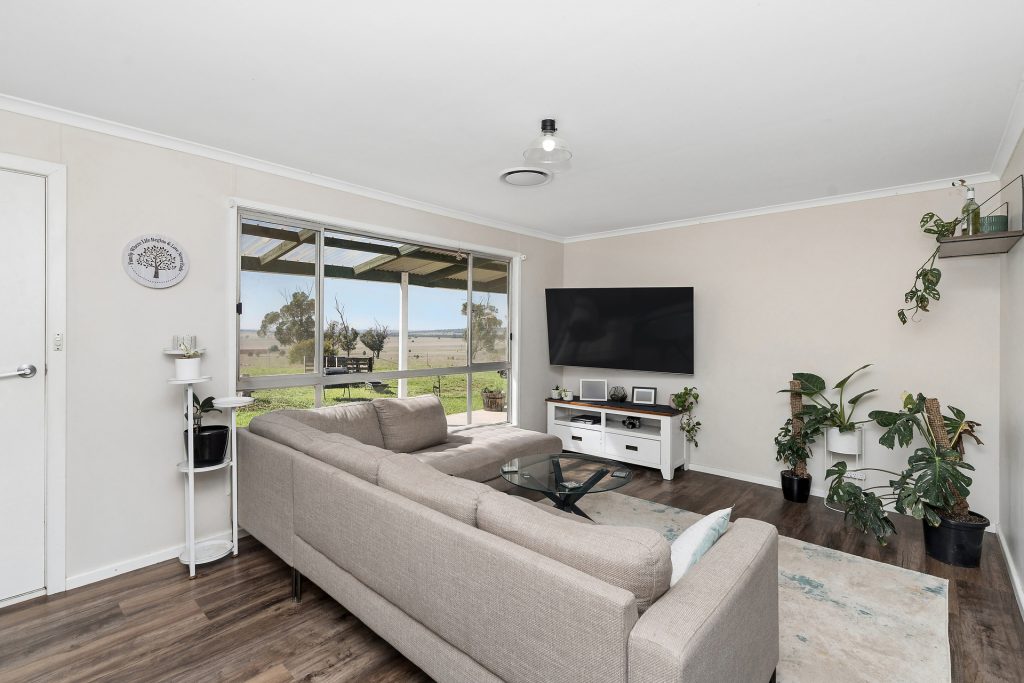For Sale - 165 Red Hill Road - New Property in Narrandera - Real Estate by Leisa Williams