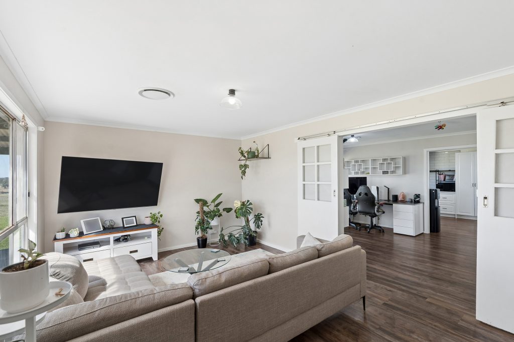 For Sale - 165 Red Hill Road - New Property in Narrandera - Real Estate by Leisa Williams