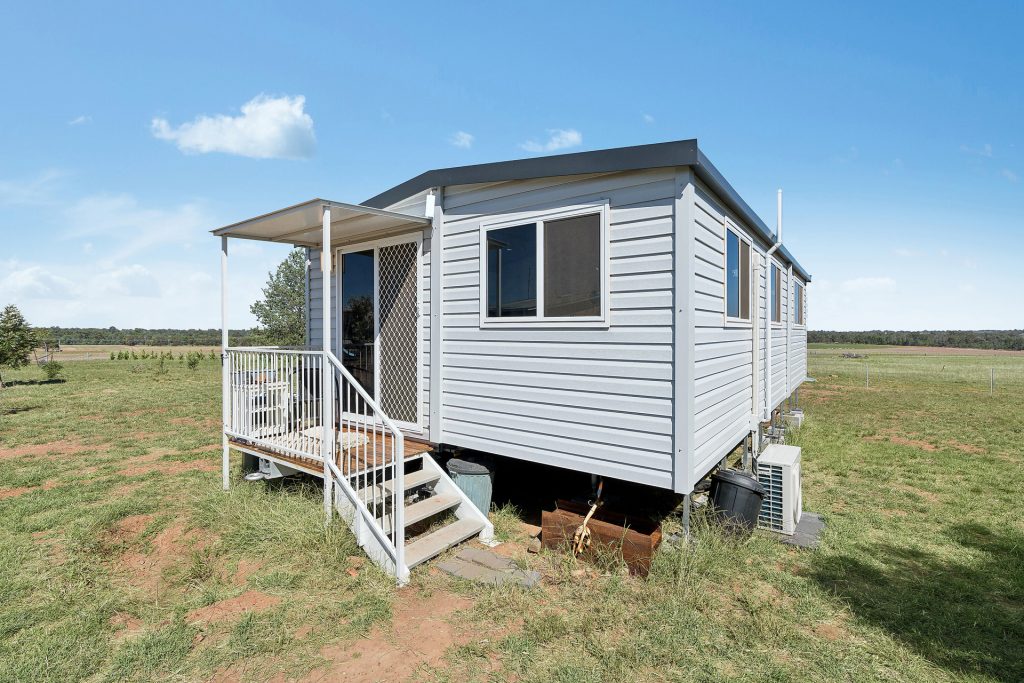 For Sale - 165 Red Hill Road - New Property in Narrandera - Real Estate by Leisa Williams