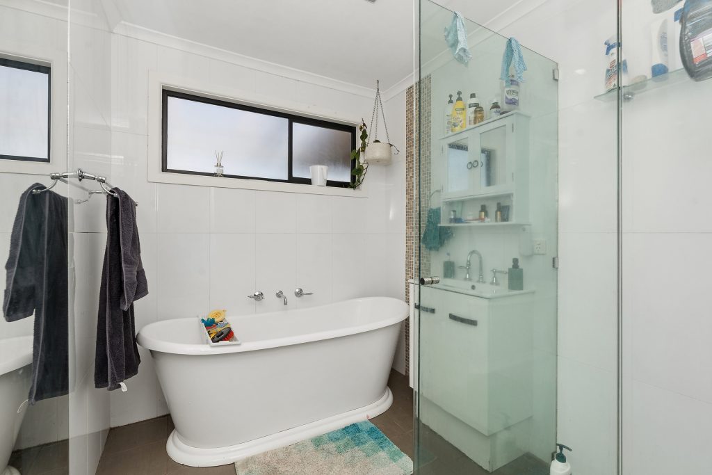 For Sale - 165 Red Hill Road - New Property in Narrandera - Real Estate by Leisa Williams