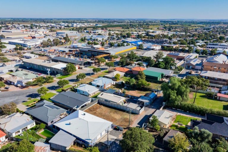 For Sale - 15 St Peters Lane - New Property in Leeton - Real Estate by Julie Valenzisi