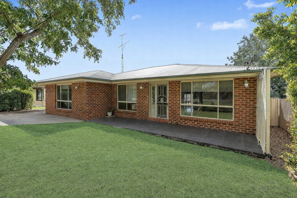 Sold - 33 Grevillia Street - New Property in Leeton - Real Estate by Julie Valenzisi