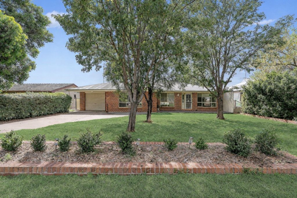 33 Grevillia Street