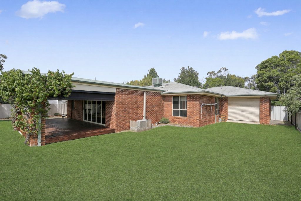 Sold - 33 Grevillia Street - New Property in Leeton - Real Estate by Julie Valenzisi