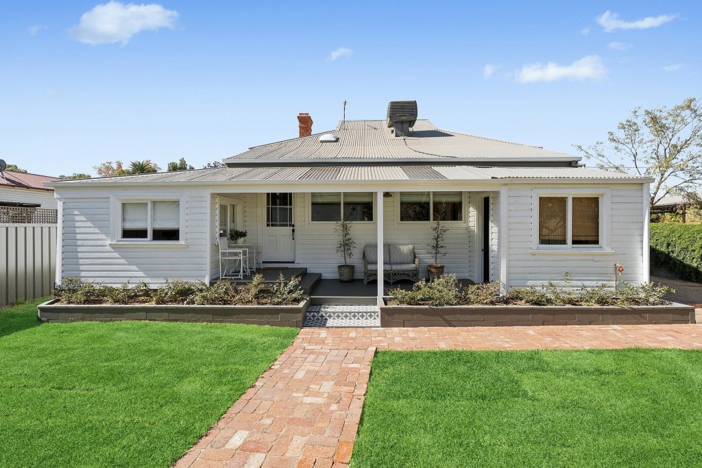 For Sale - 82 Adams Street - New Property in Narrandera - Real Estate by Leisa Williams