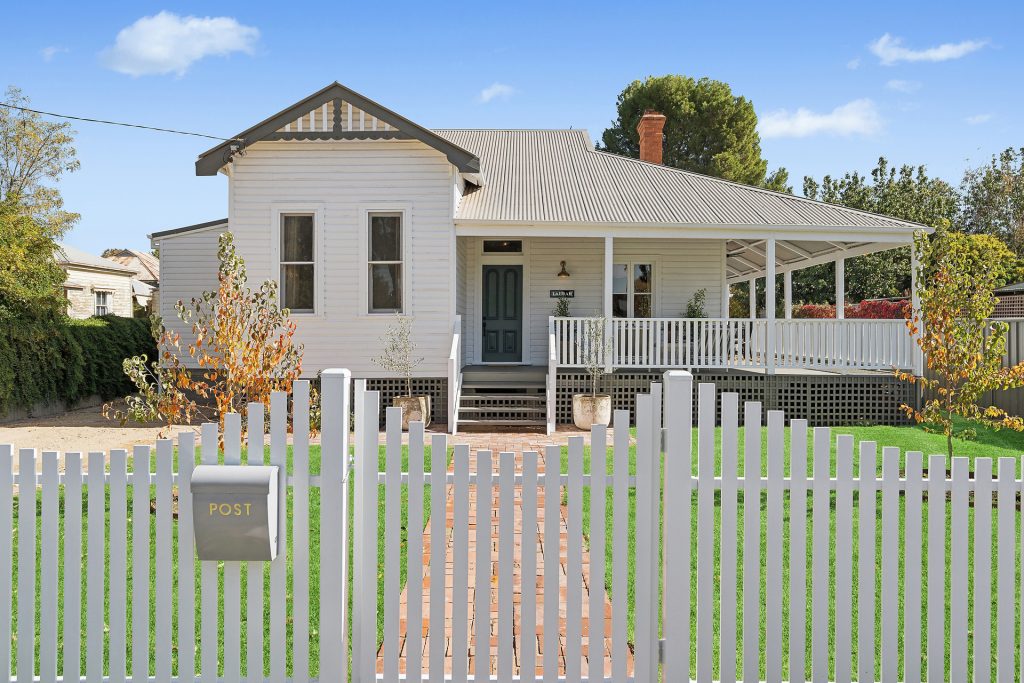 82 Adams Street, Narrandera