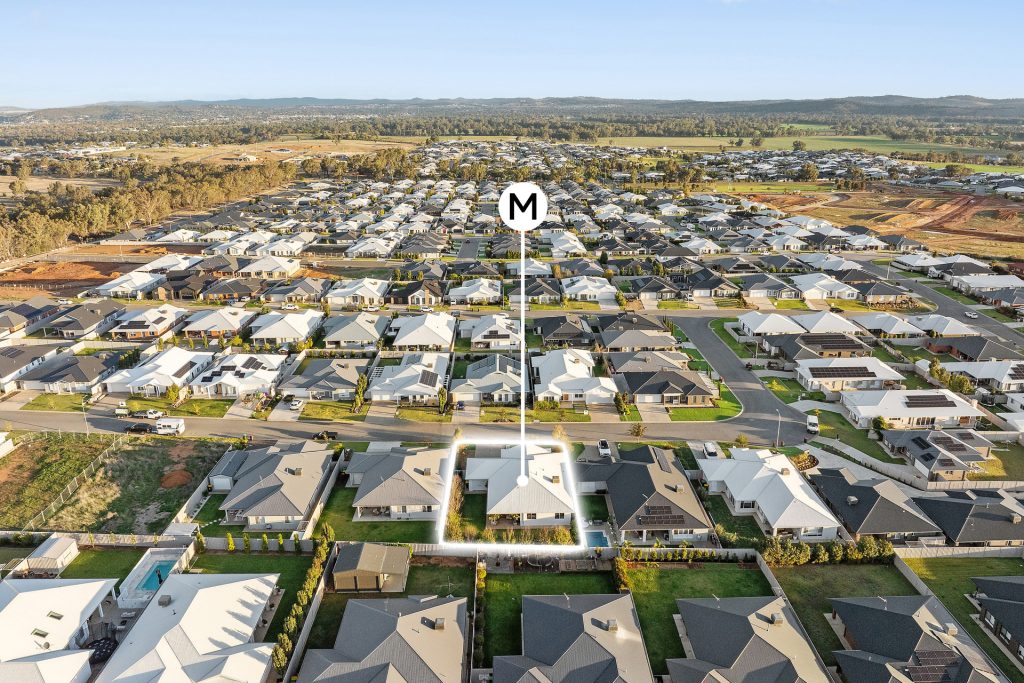 Sold - 17 Bondi Crescent - New Property in Gobbagombalin - Real Estate by Mohammad Rahimi