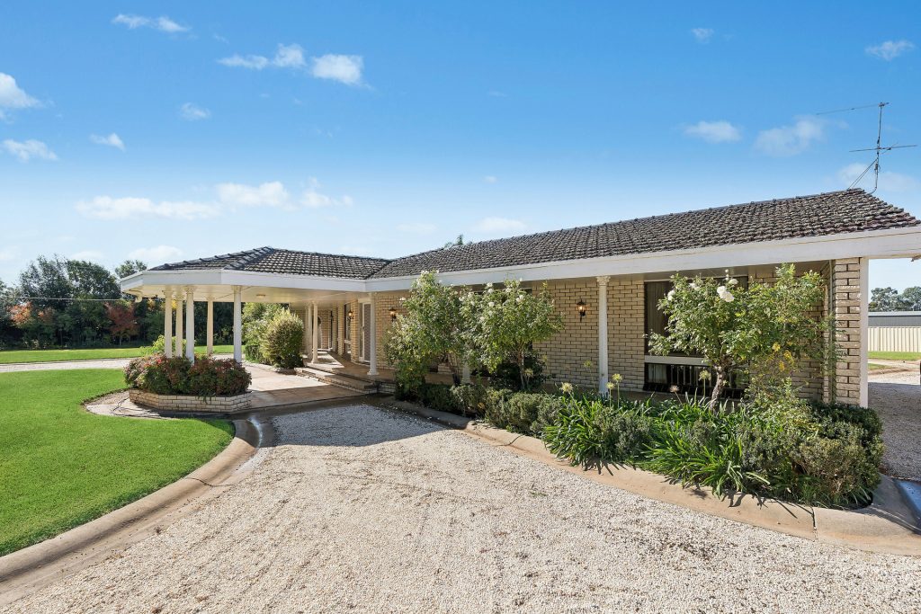For Sale - 87 Yanco Avenue - New Property in Leeton - Real Estate by Julie Valenzisi