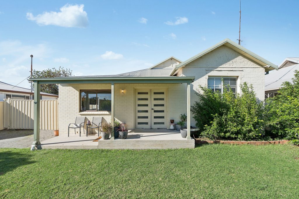 21 Acacia Avenue