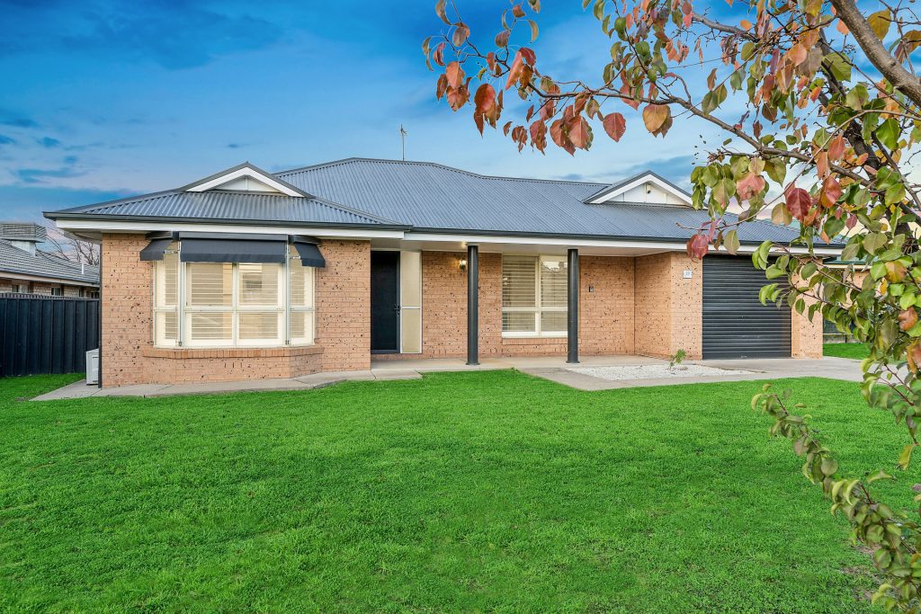 Sold - 23 Paldi Crescent - New Property in Glenfield Park - Real Estate by Mohammad Rahimi
