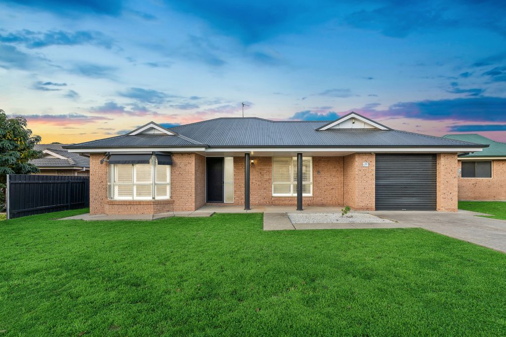Sold - 23 Paldi Crescent - New Property in Glenfield Park - Real Estate by Mohammad Rahimi