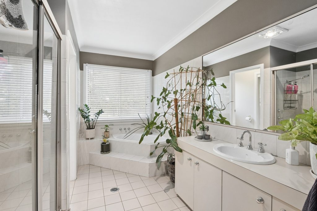Buy - 42 Parkes Road - New Property in Forbes - Real Estate by Andrew Pellow